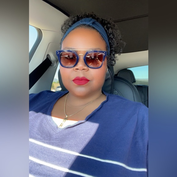 Meet your Posher, April - Picture 7 of 14